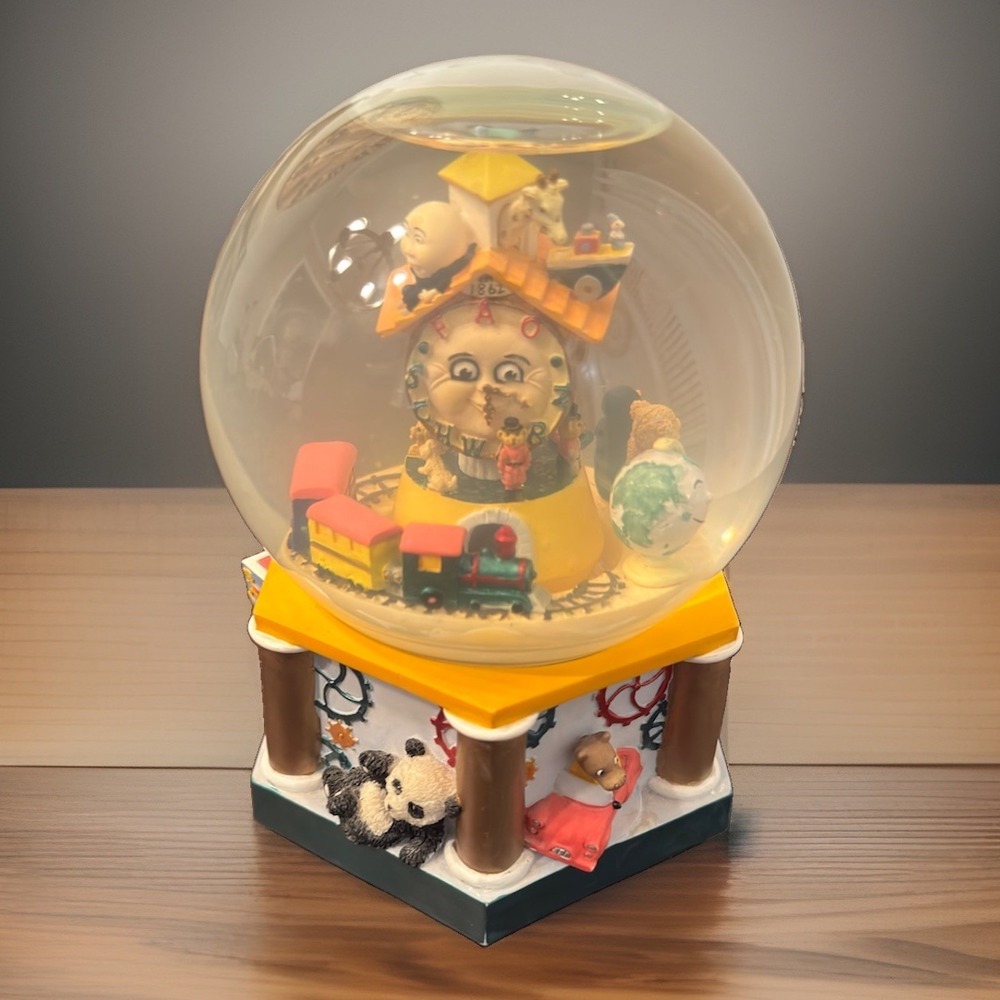 Vtg FAO SCHWARZ RARE Rotating Cloak  And Train  Musical Water Globe